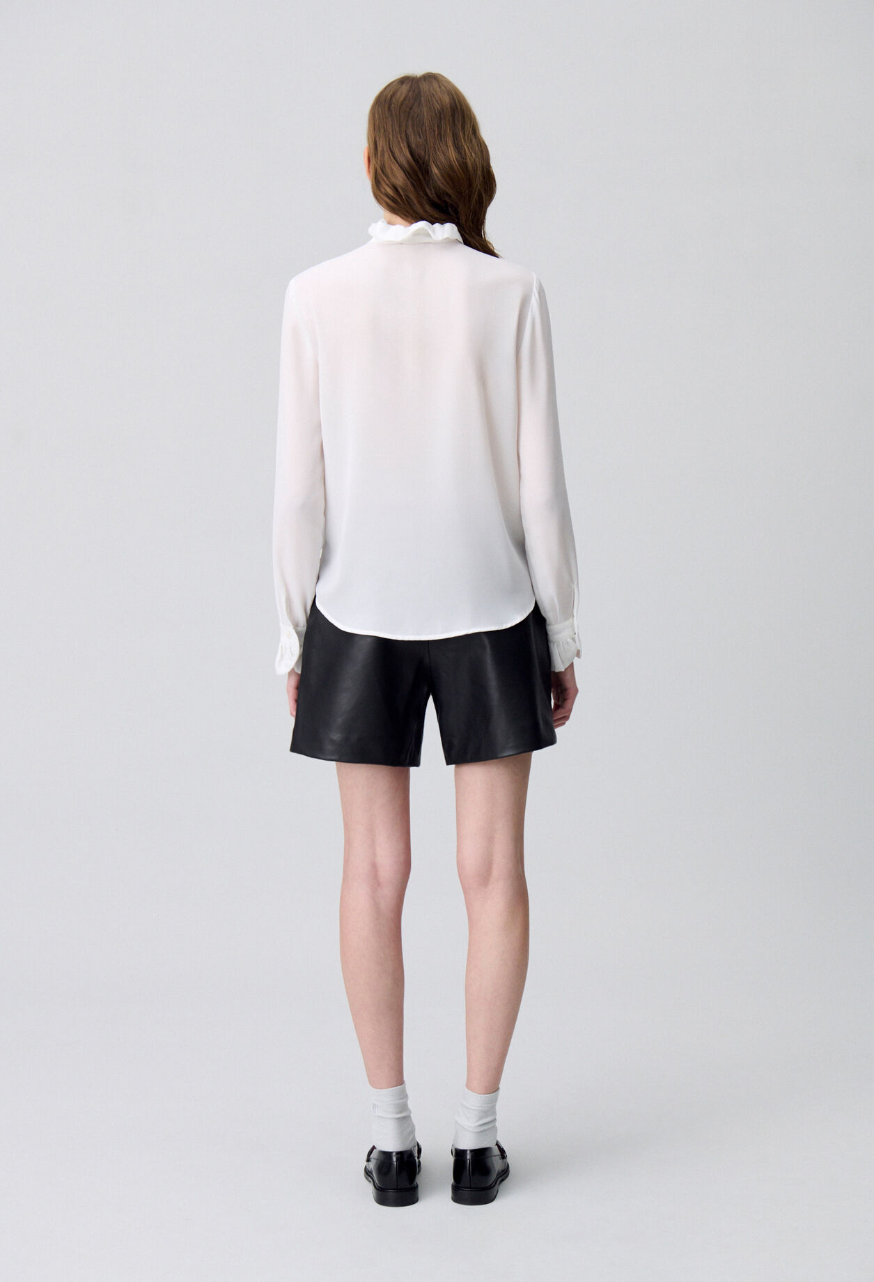 Camisa fluida cuello victoriano