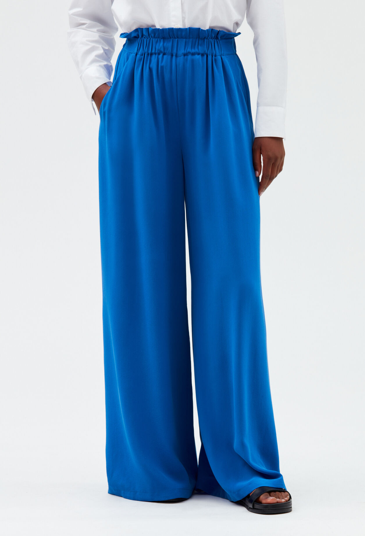 Pantalón de seda azul