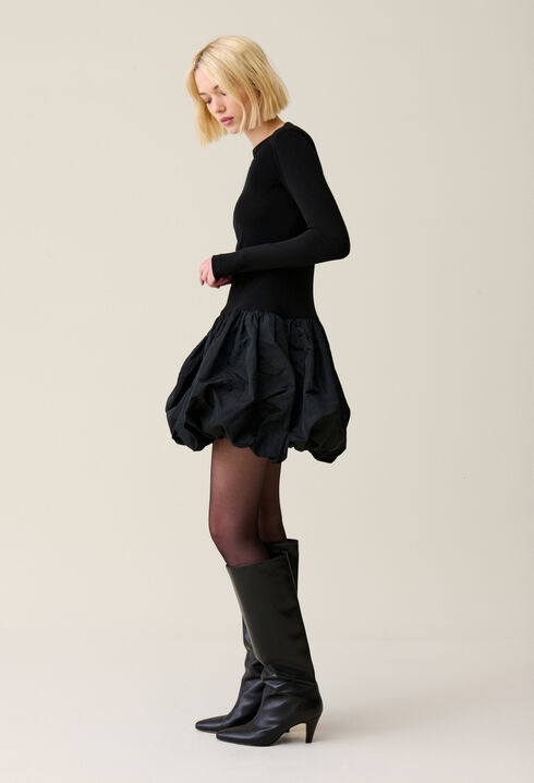Vestido bicolor falda globo negra