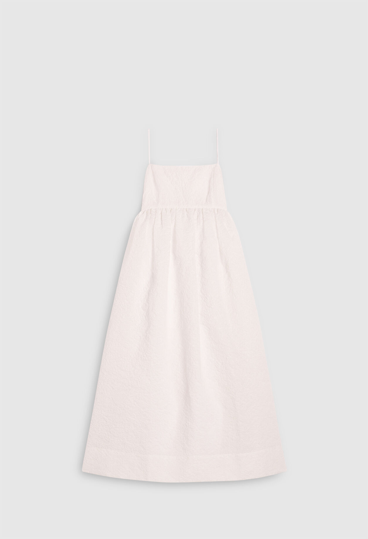 Vestido semilargo con tirantes