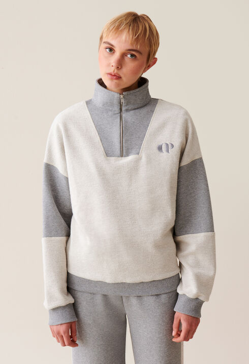 Sudadera cuello alto con cremallera