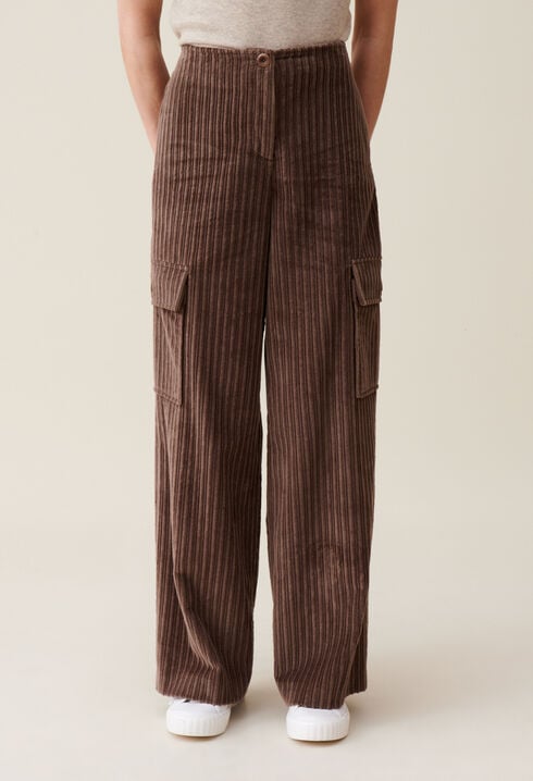 Pantalón cargo ancho de pana