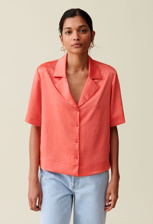 Blusa mandarina fluida y satinada