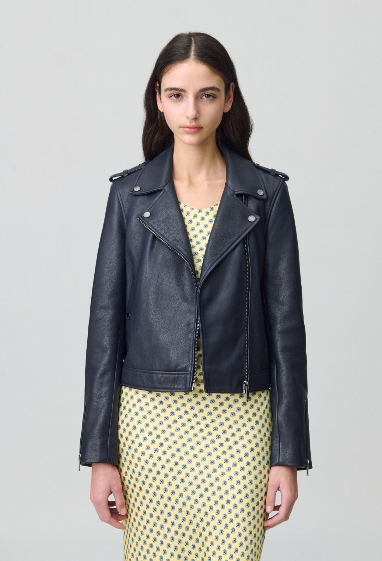 Chaqueta de cuero granulado negro
