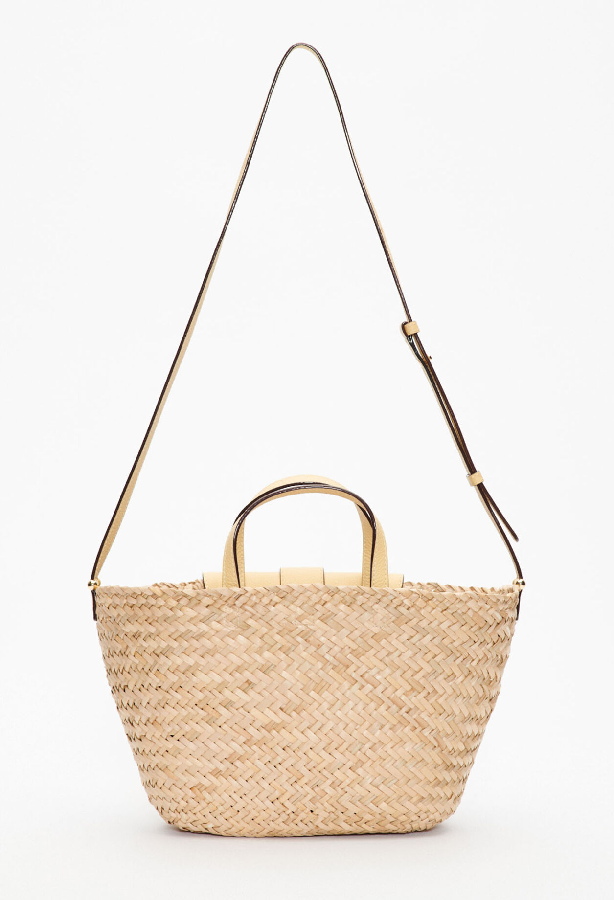 Cesta de mimbre