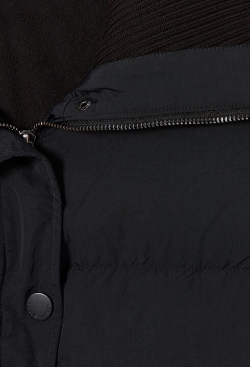 Chaqueta acolchada corta