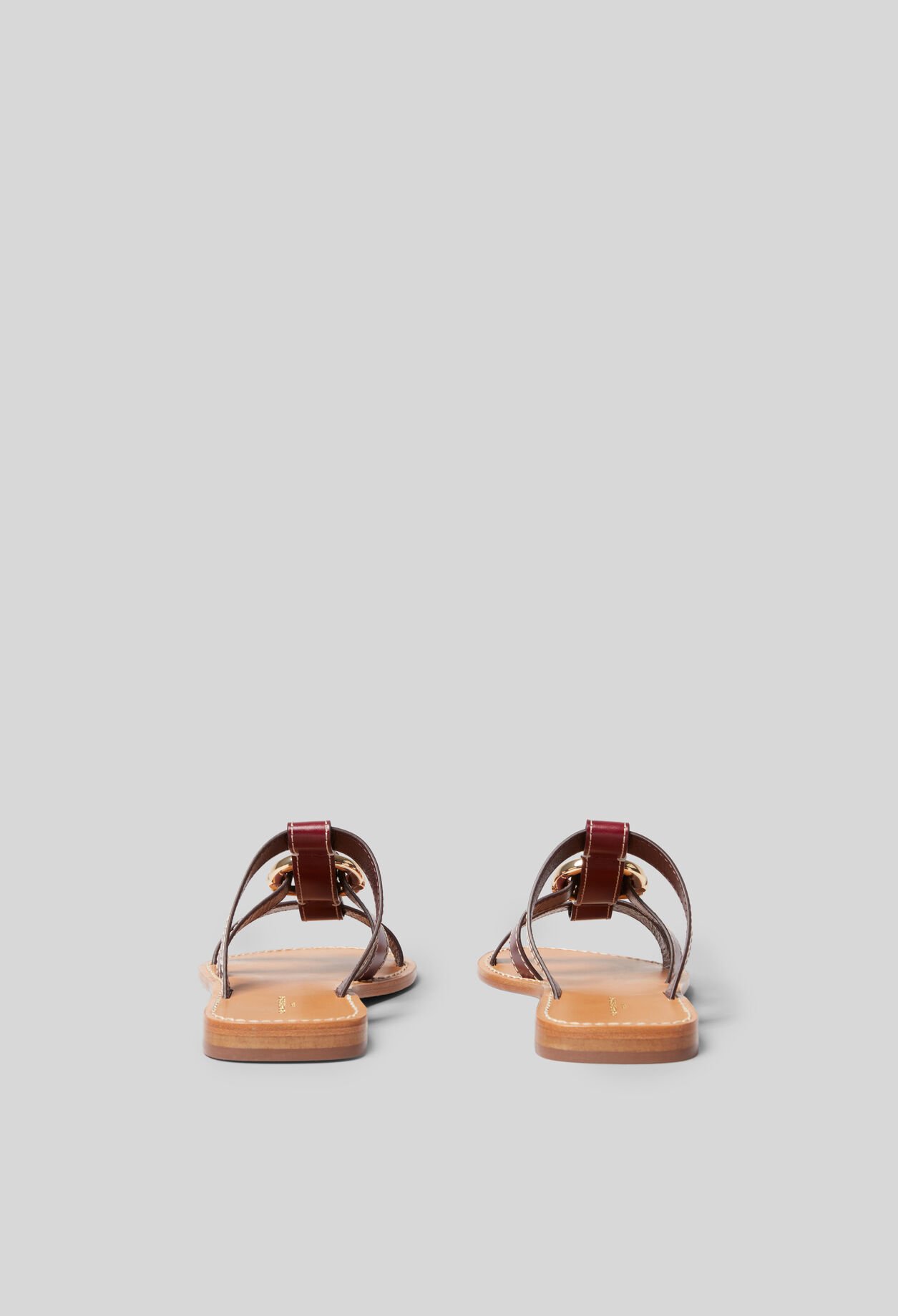 Sandalias con tiras y anillo
