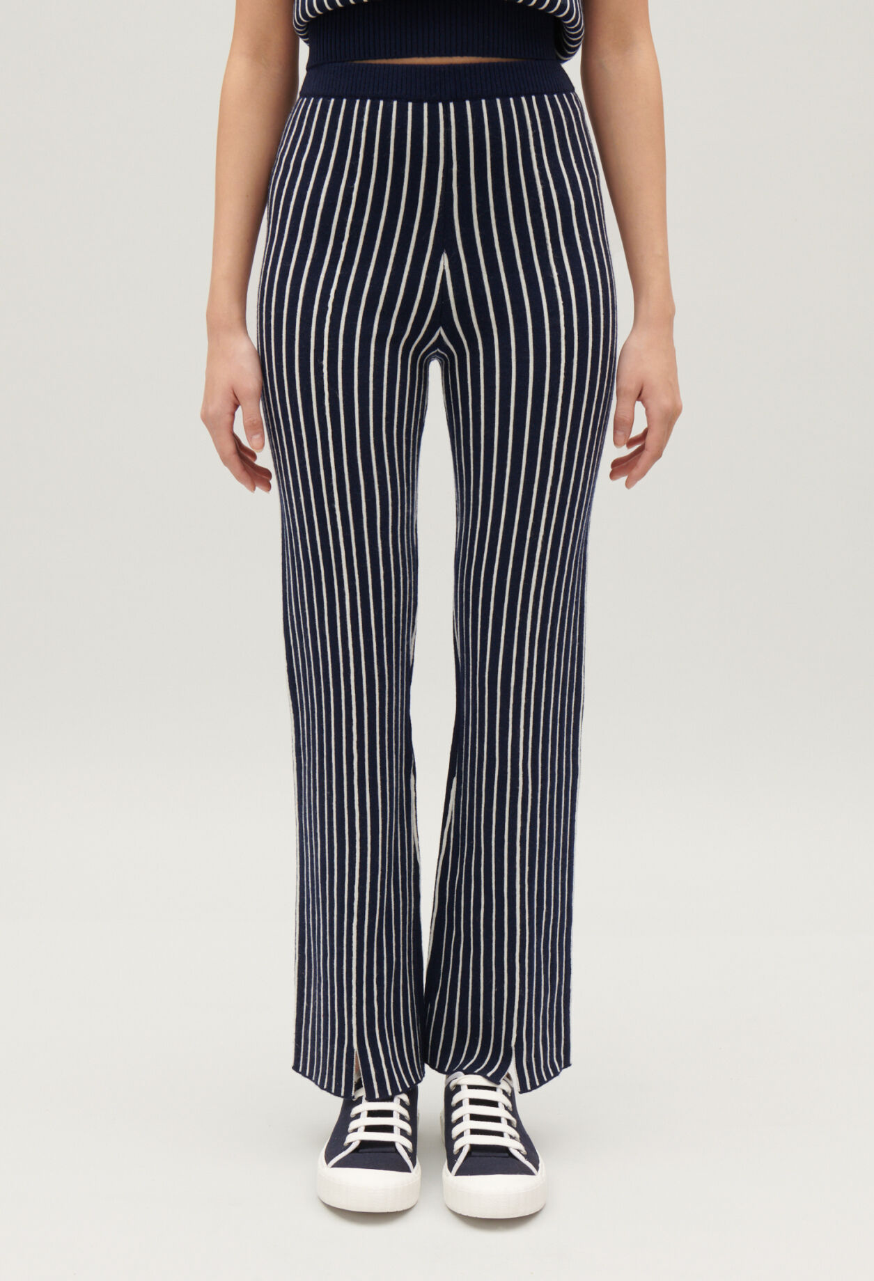 Pantalón de punto a rayas