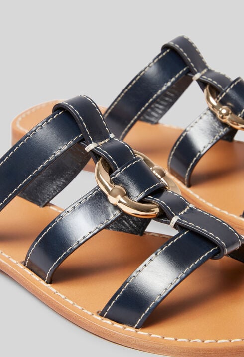 Sandalias con tiras y anillo