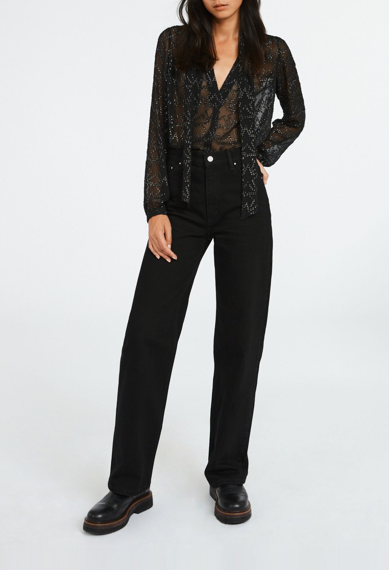 Camisa con cuello de lazada y estrellas