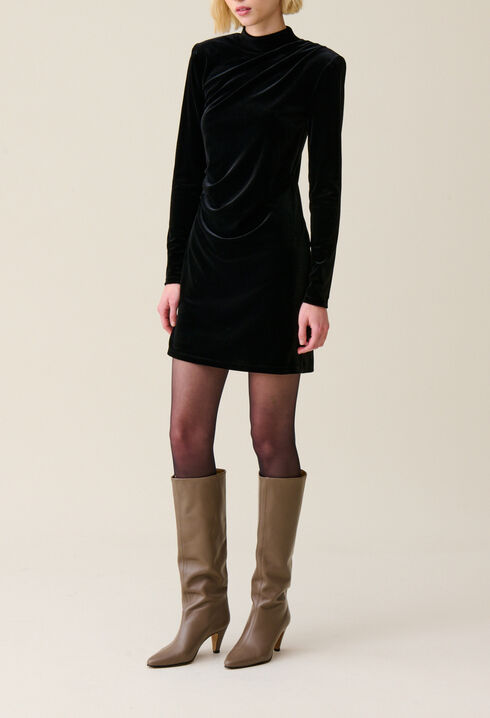 Vestido corto de terciopelo negro