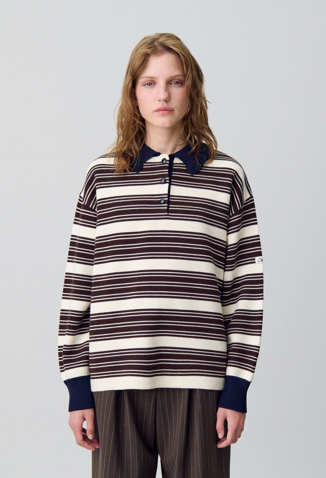 Polo de rayas anchas.