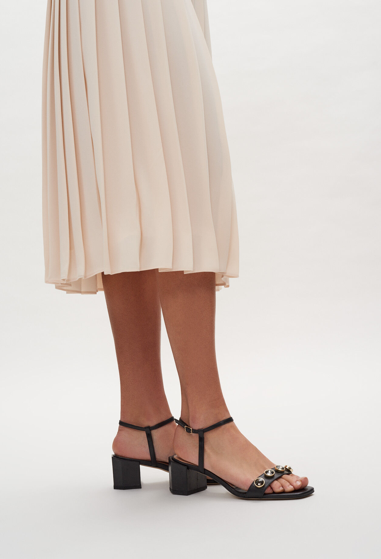 Sandalias con tacones cuadrados