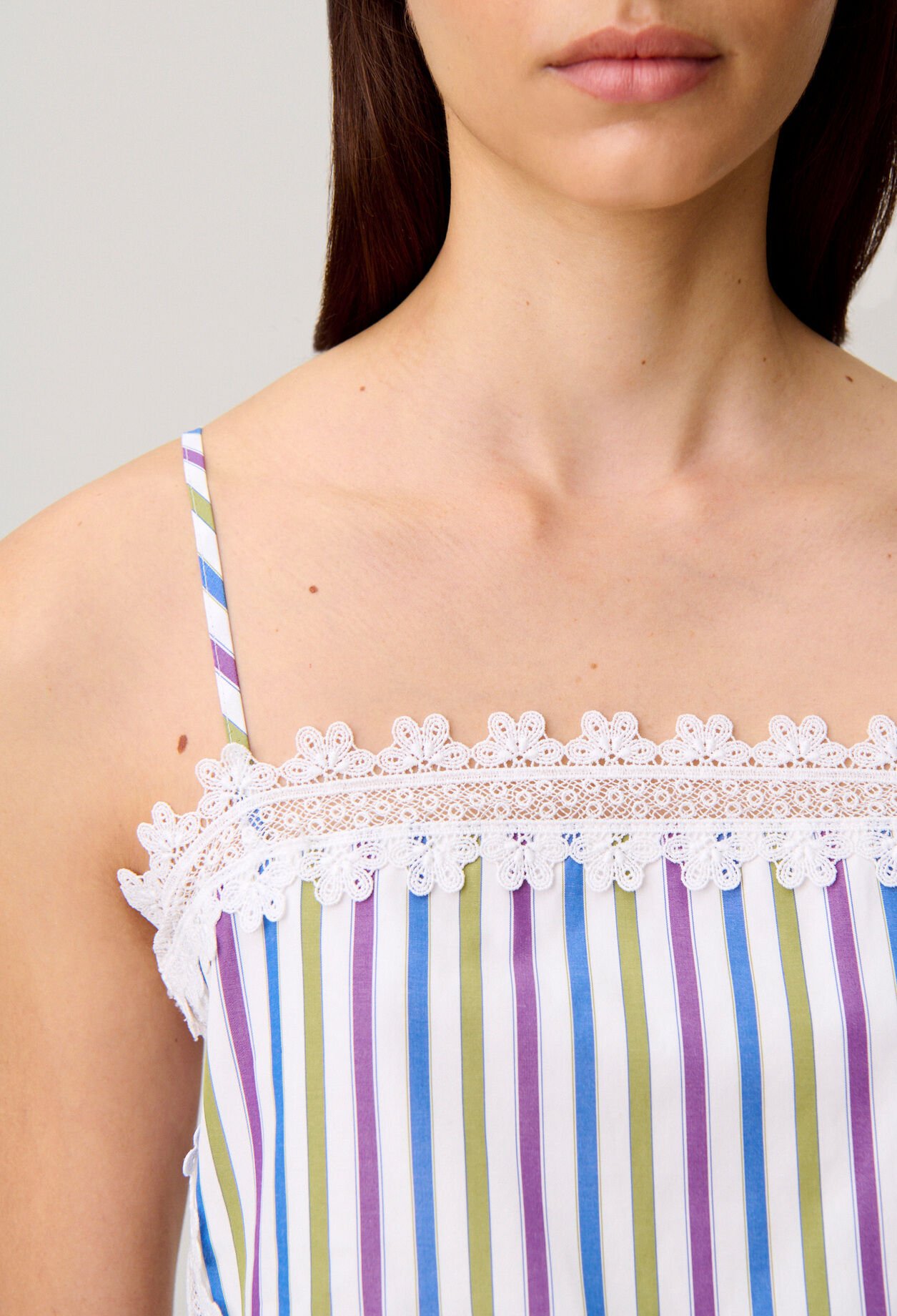 Top corto de tirantes