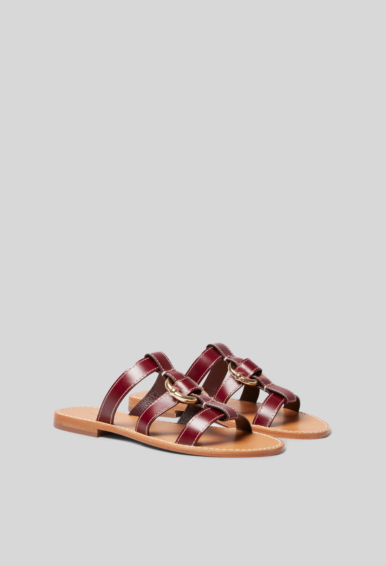 Sandalias con tiras y anillo