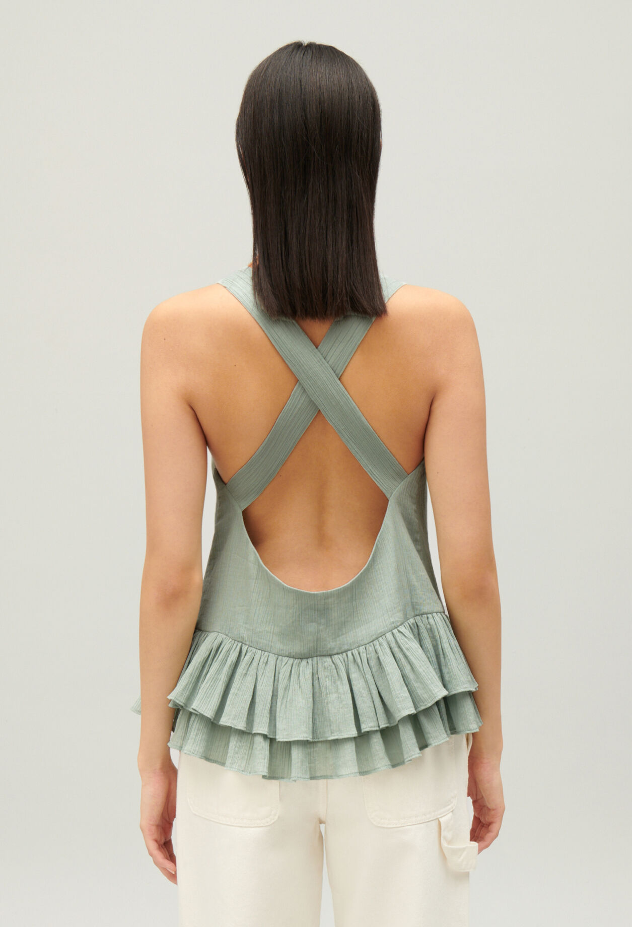 Top corto con volantes