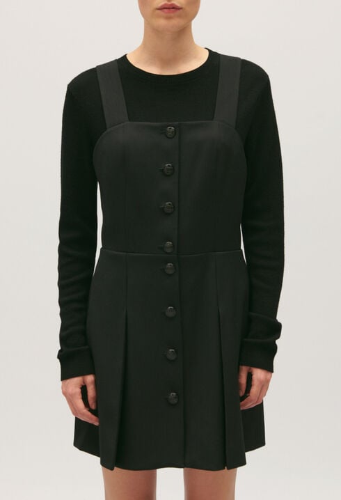 Vestido negro corto de tirantes
