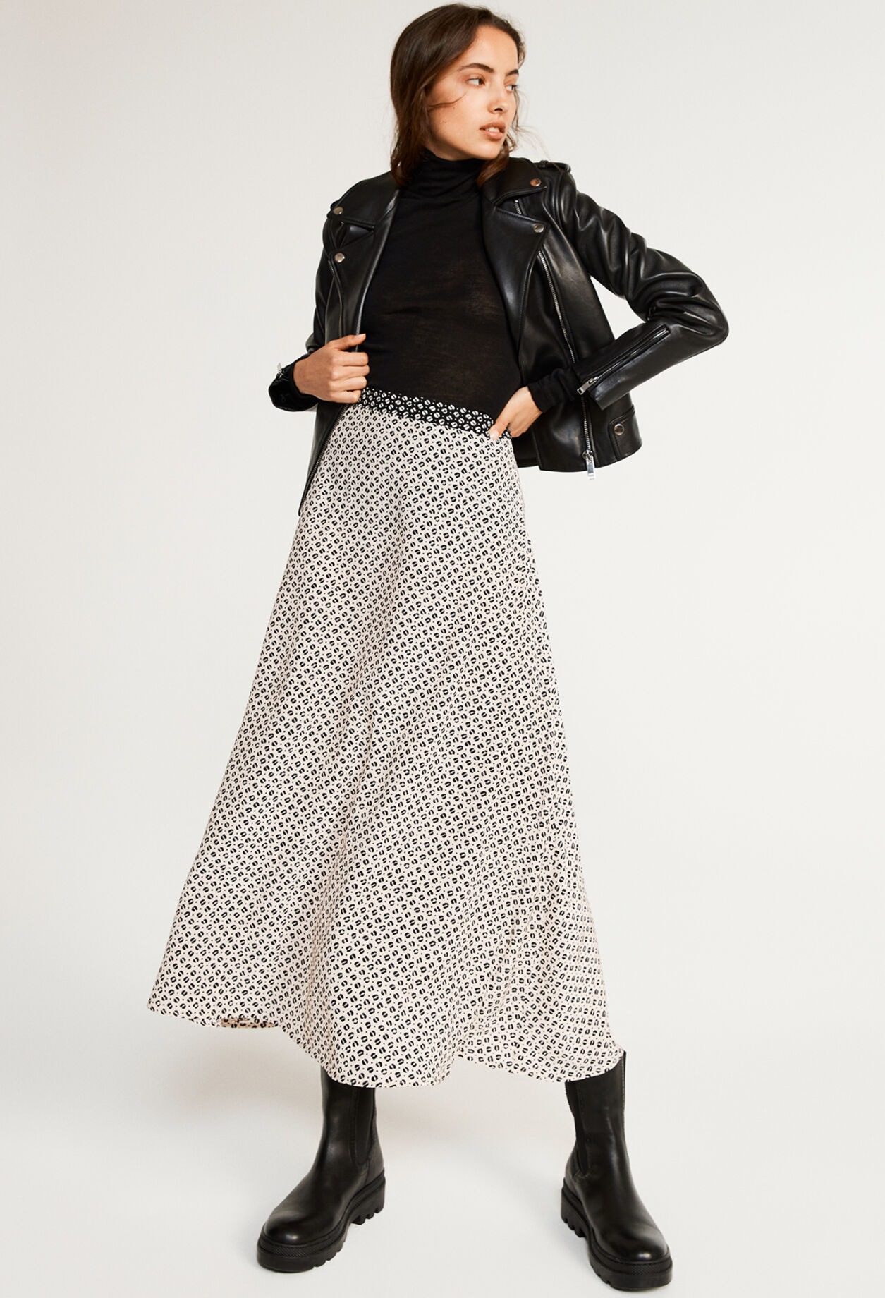 Falda midi