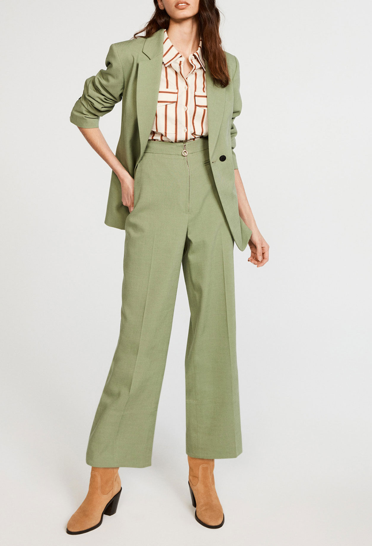 Pantalón acampanado