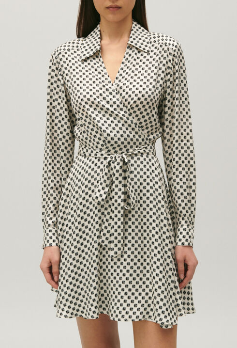 Vestido cruzado con estampado blanco