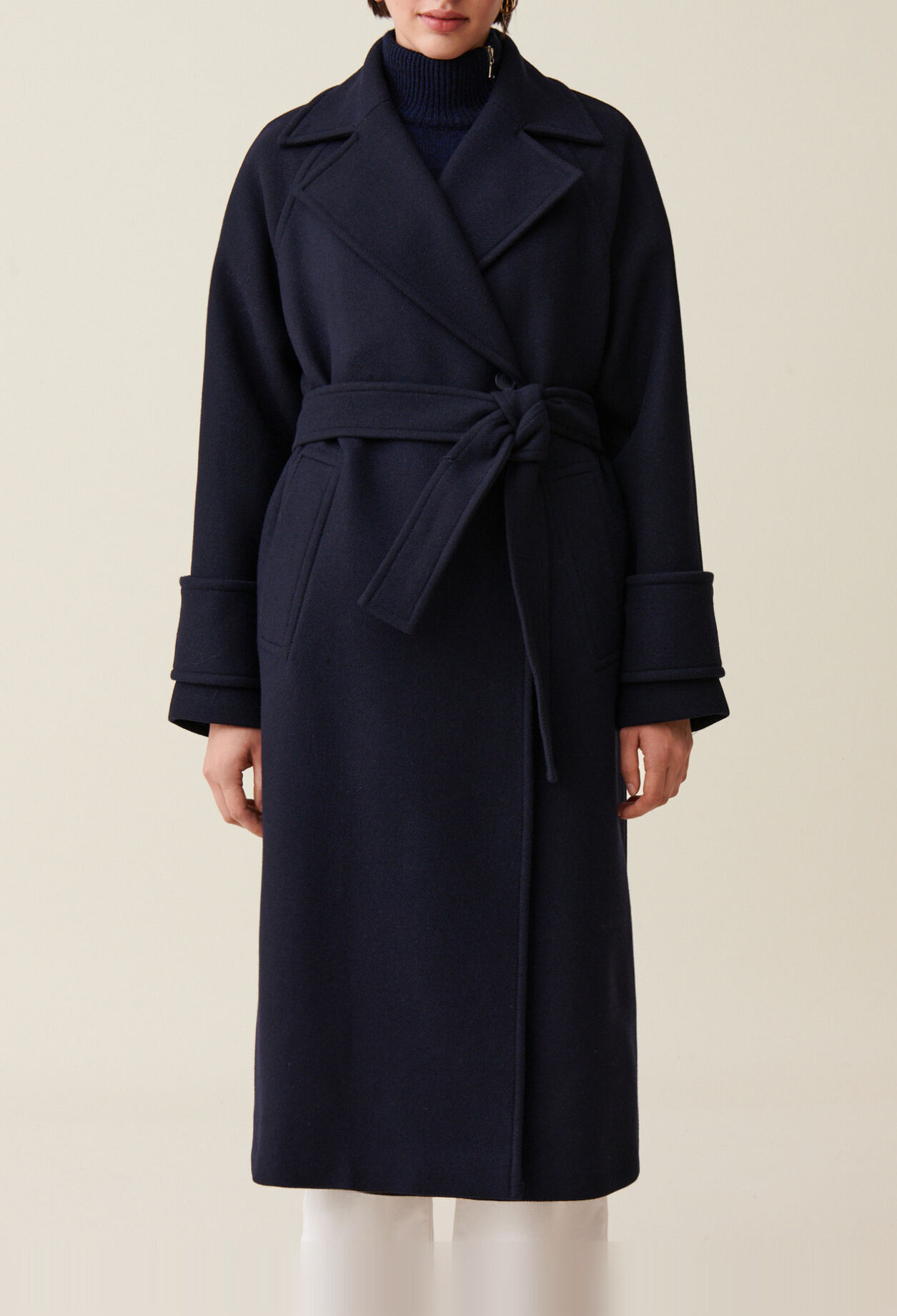 Abrigo de lana estilo trench