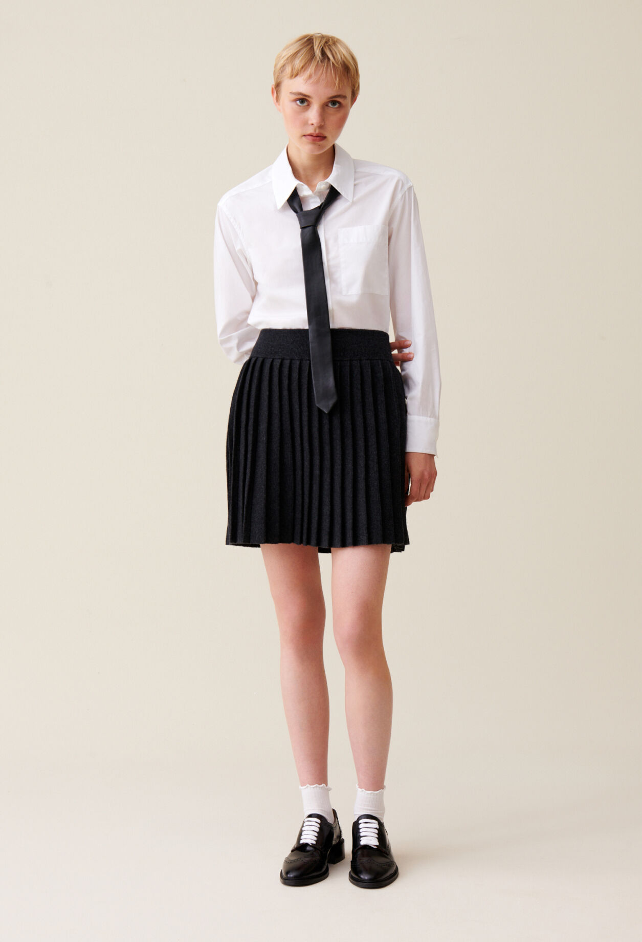 Corbata de cuero negro