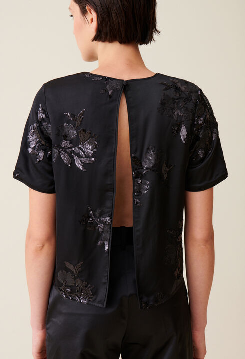 Top negro lentejuelas bordadas