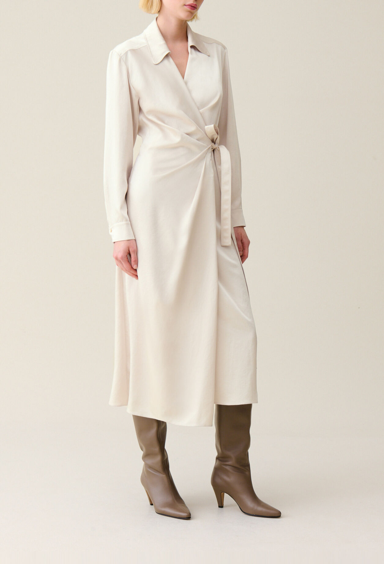 Vestido midi cruzado
