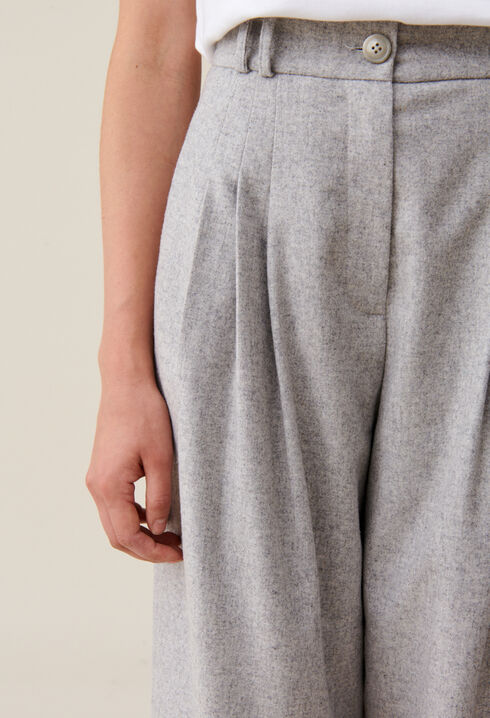 Pantalón ancho de punto gris claro