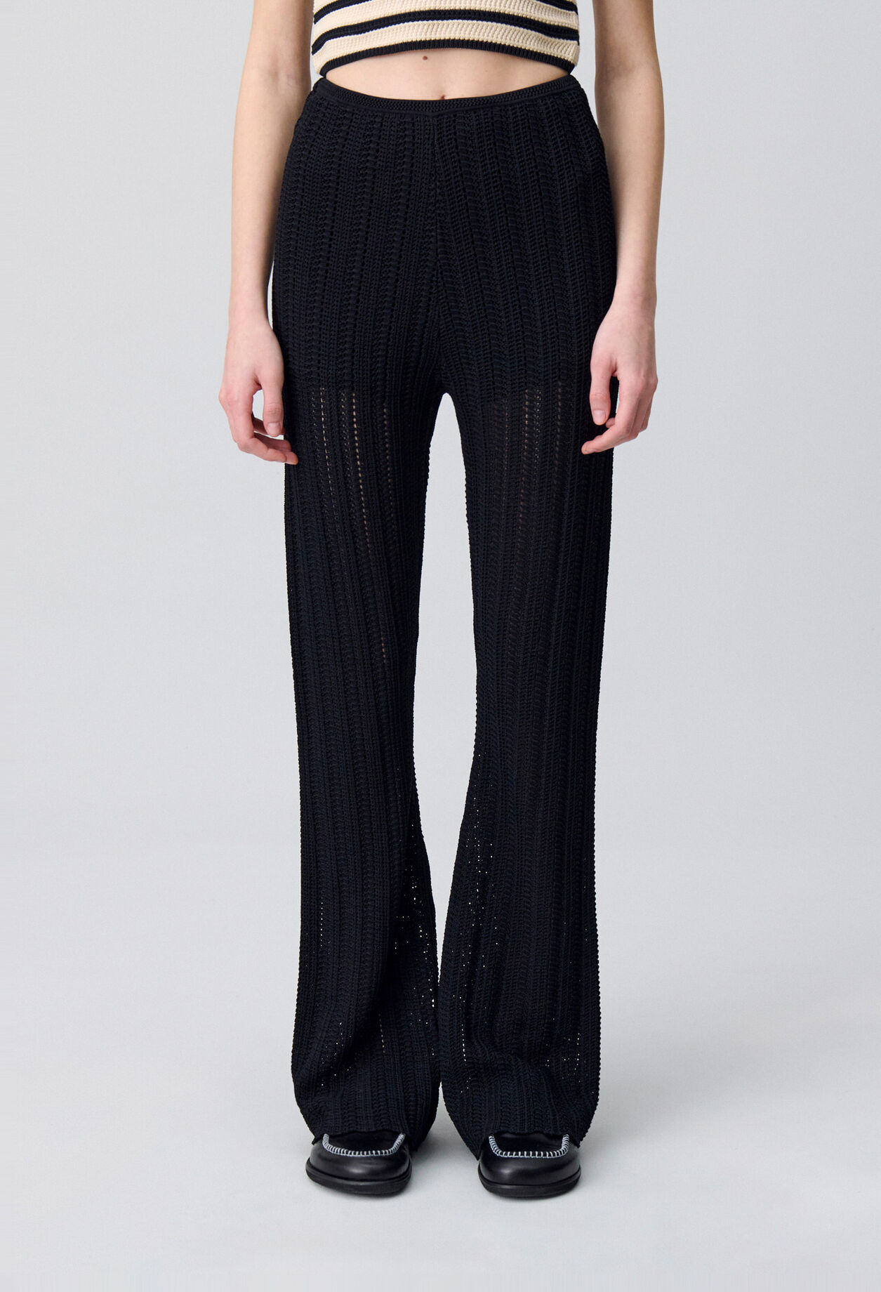 Pantal&oacute;n fluido de crochet