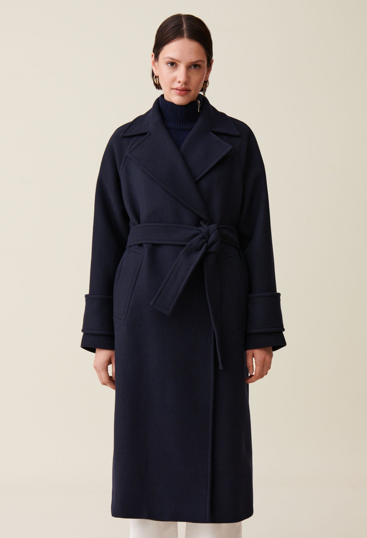 Abrigo de lana estilo trench