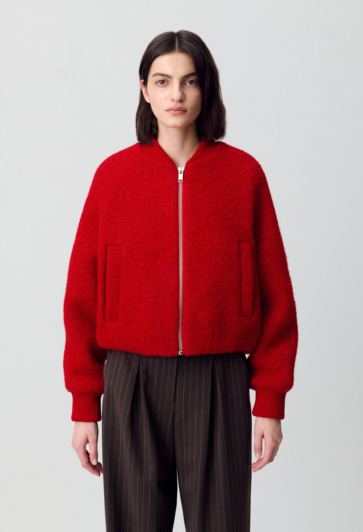 Chaqueta corta estilo bomber