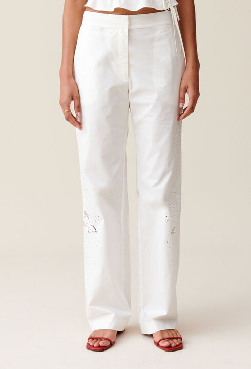 Pantalón recto color crudo bordado