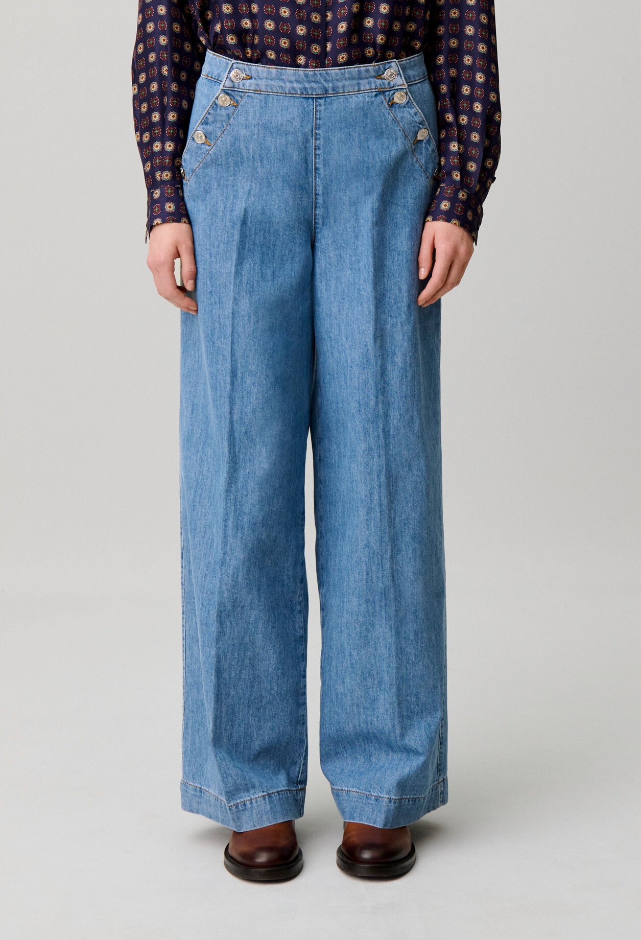 Vaquero con puente de denim