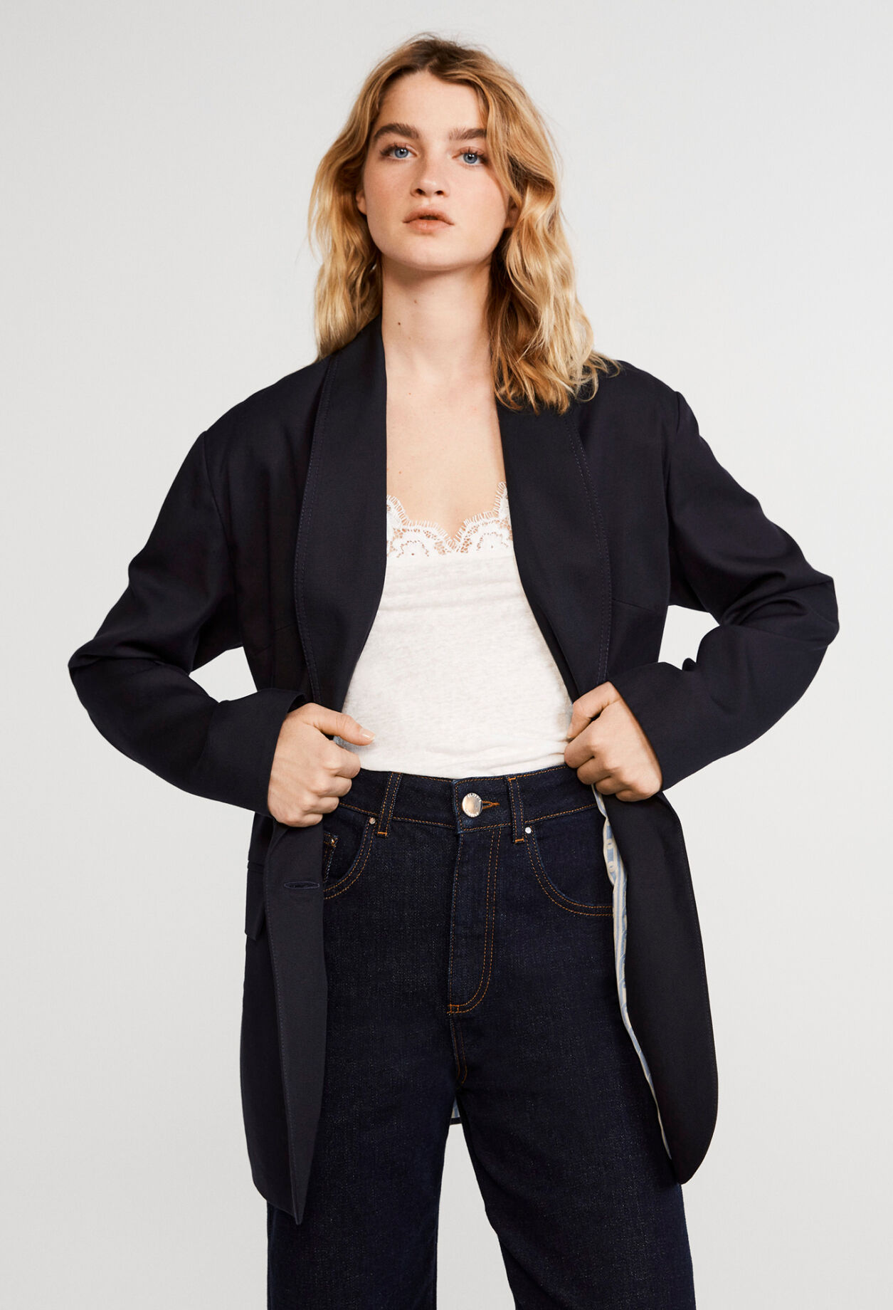 Chaqueta con cinturón