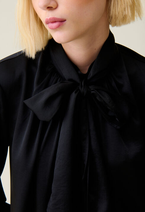 Vestido fluido cuello lazo negro