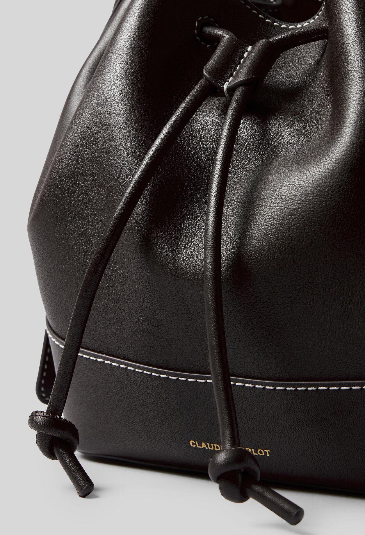Bolso de cuero tipo saco