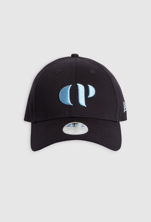 Gorra azul marino con logo CP