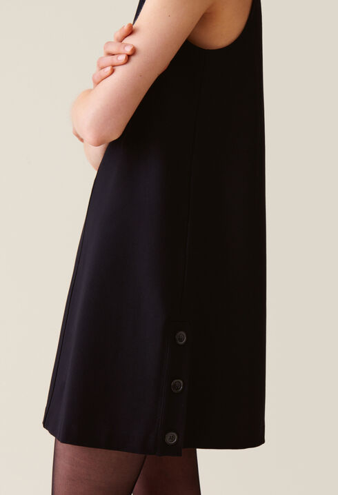 Vestido corto sin mangas