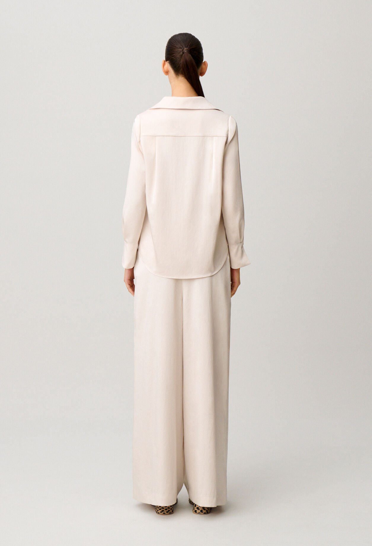 Blusa fluida con cuello