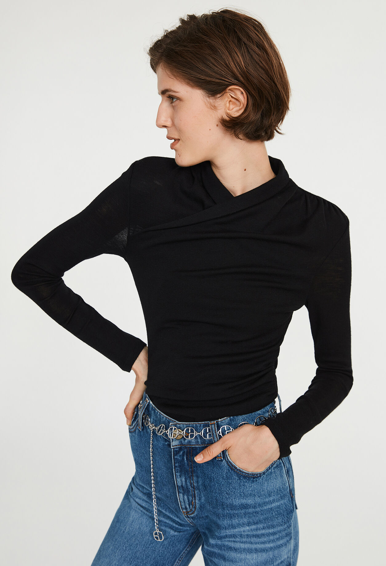Top con cuello cruzado