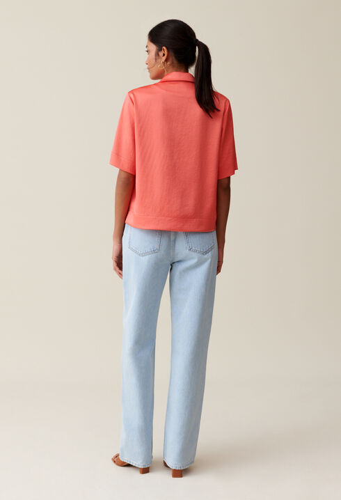 Blusa mandarina fluida y satinada