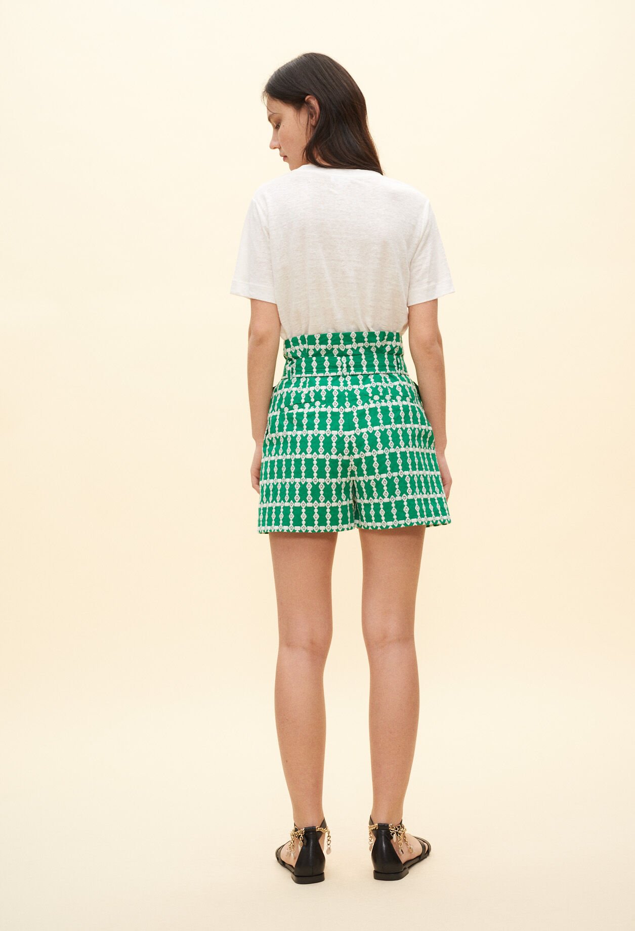 Short estampado que se anuda