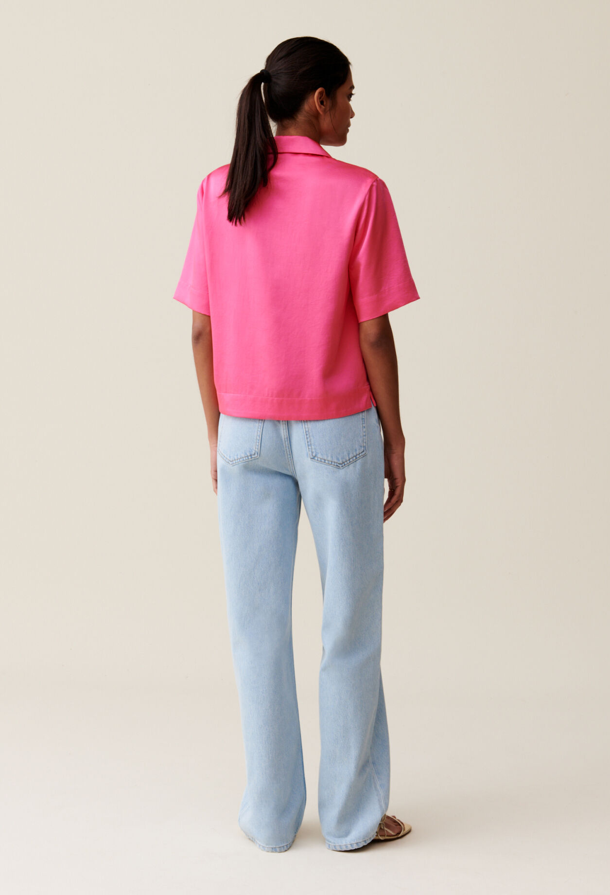 Camisa vaporosa de manga corta