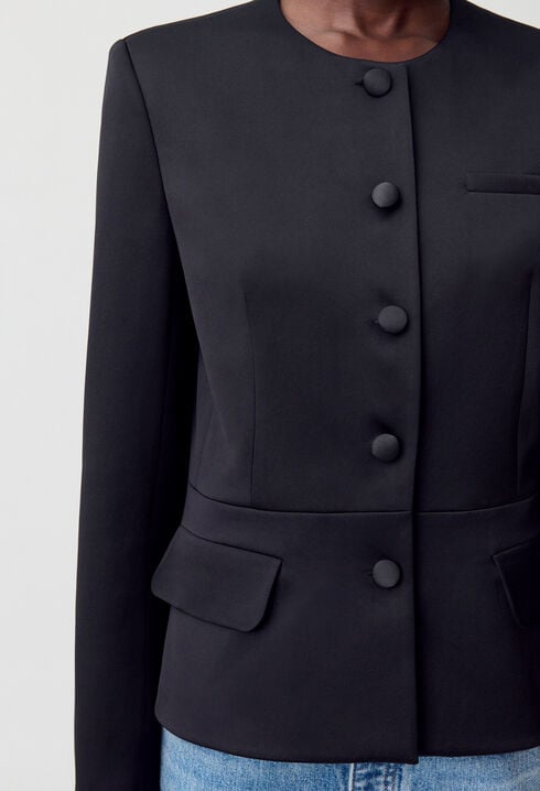 Chaqueta entallada satinada