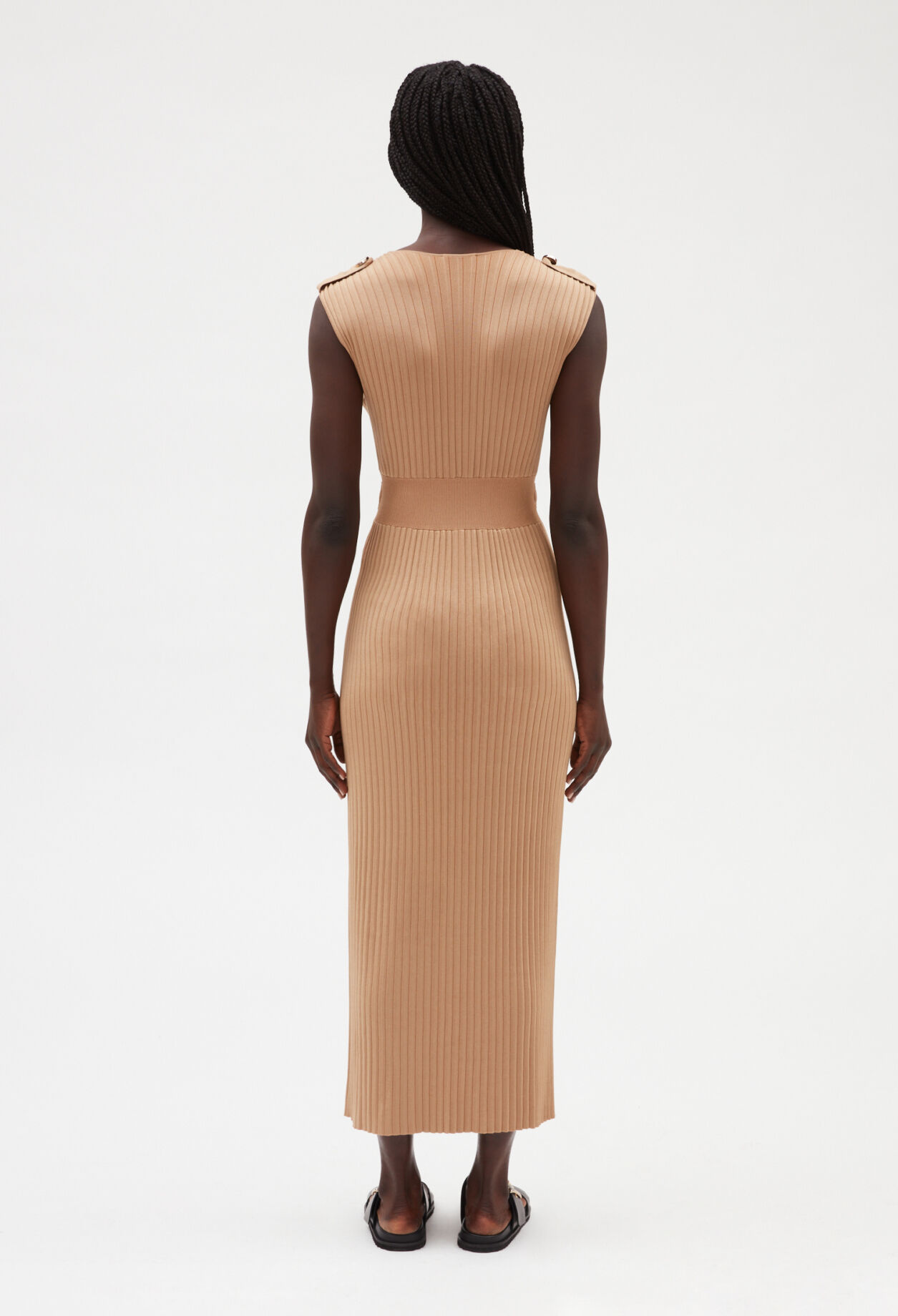 Vestido largo de punto en beige