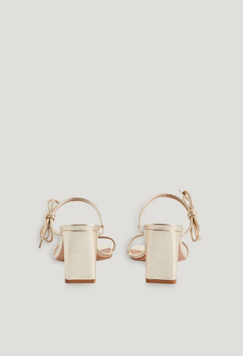 Sandalias cuero dorado