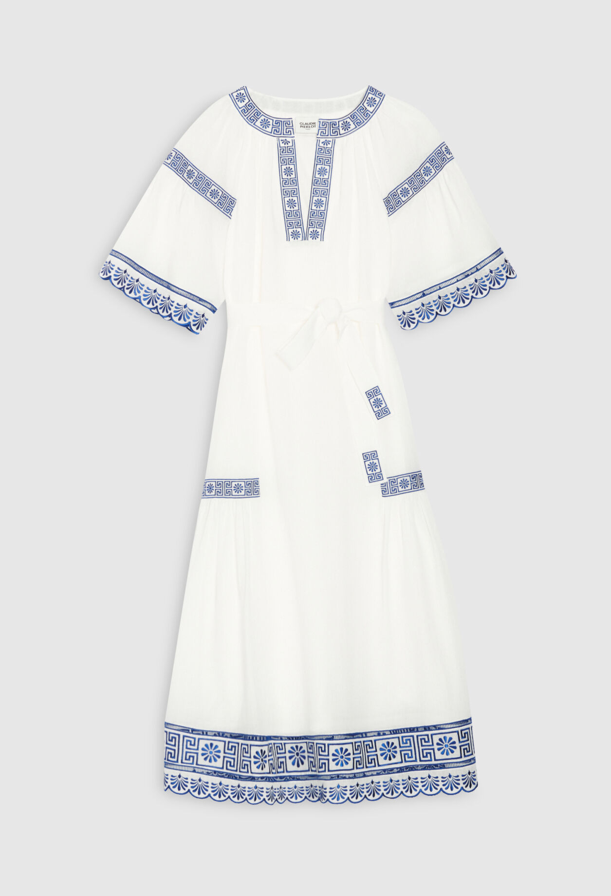 Vestido semilargo bordado crudo