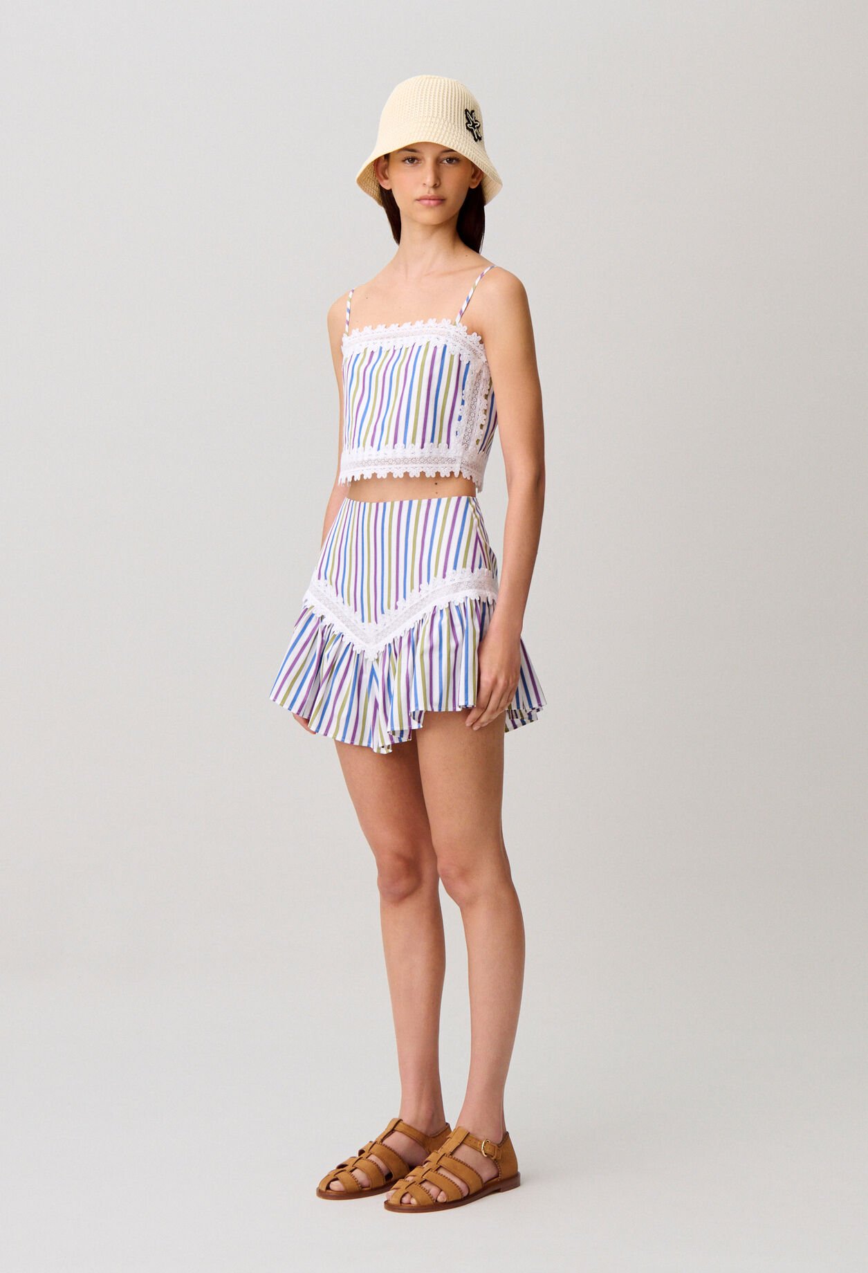 Top corto de tirantes