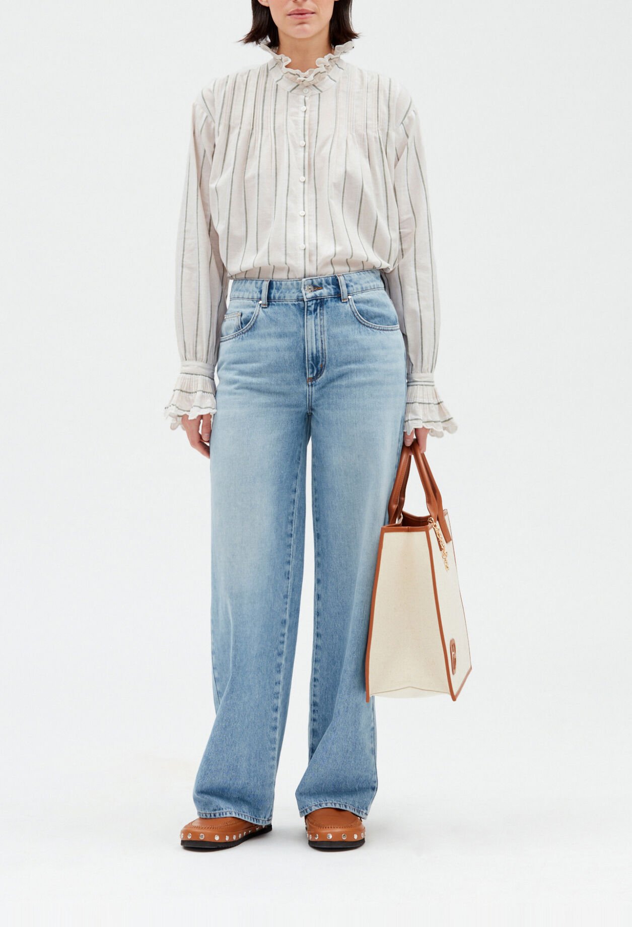 Camisa de rayas con volantes
